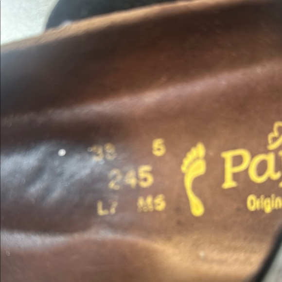 Women’s size 7 Black and White Sandals - Picture 3 of 6